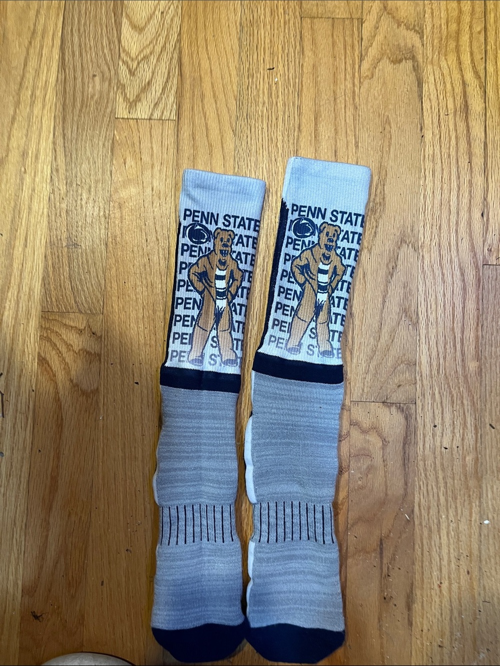 Men's Gray & Navy Crew Socks